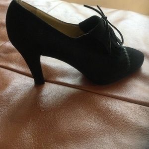 Vintage YSL pumps